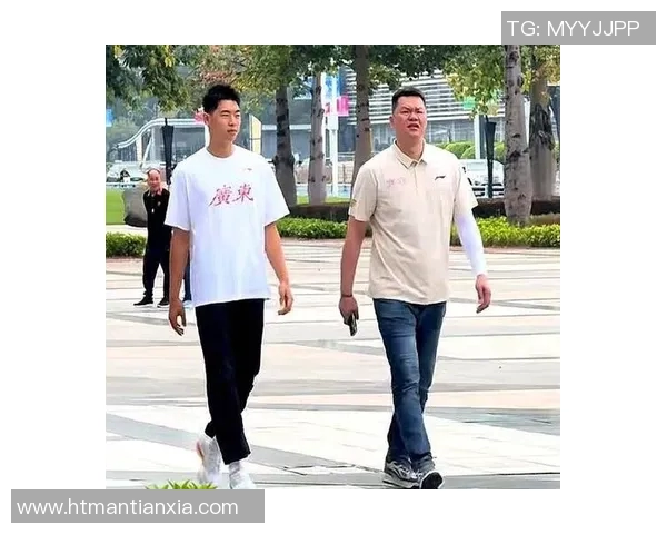 广东队新外援加盟！CBA冠军防线再添砝码，球迷期待新赛季表现