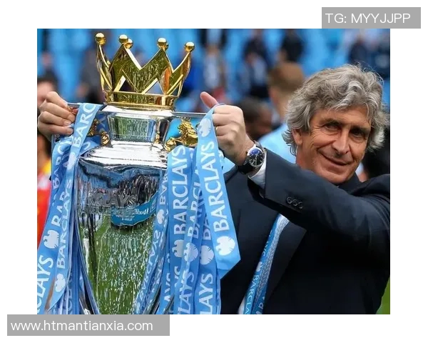 利物浦中场大将勇夺英超最佳球员奖项,助力球队荣耀